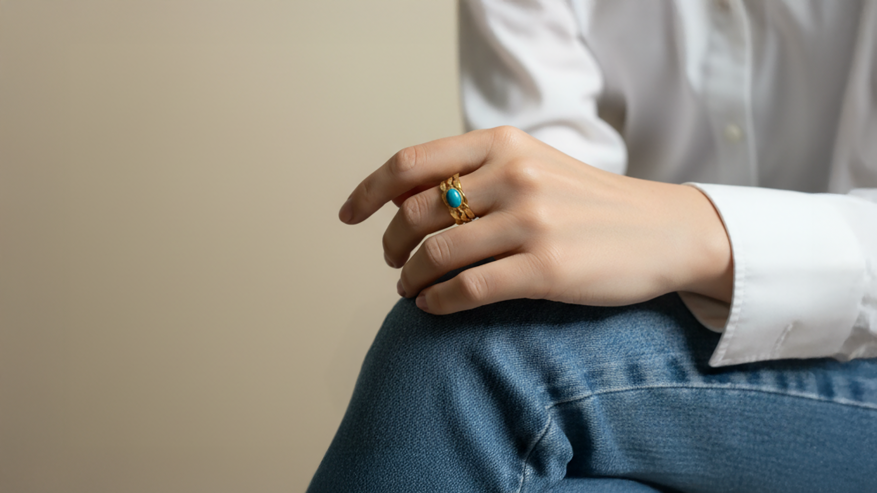 Bague 3 anneaux cabochon Turquoise portée