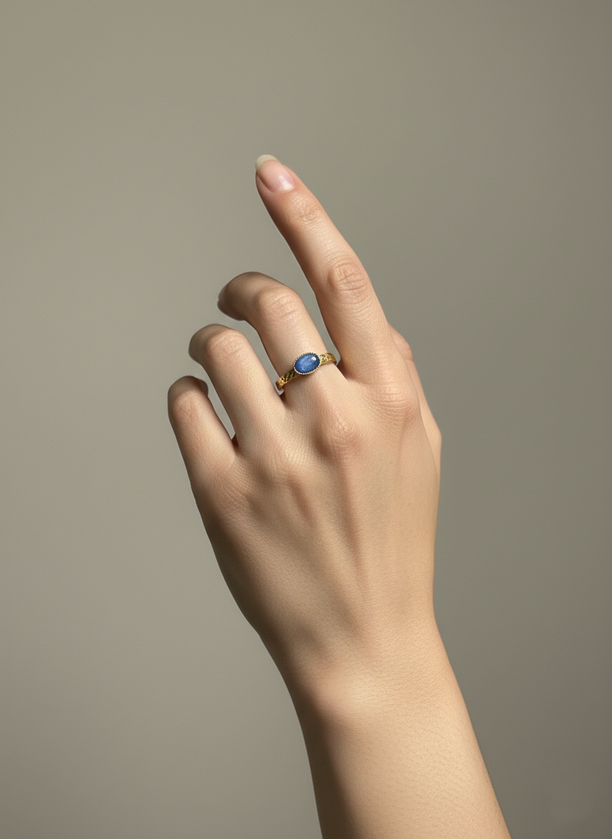 Bague sillage en laiton plaqué or et Kyanite