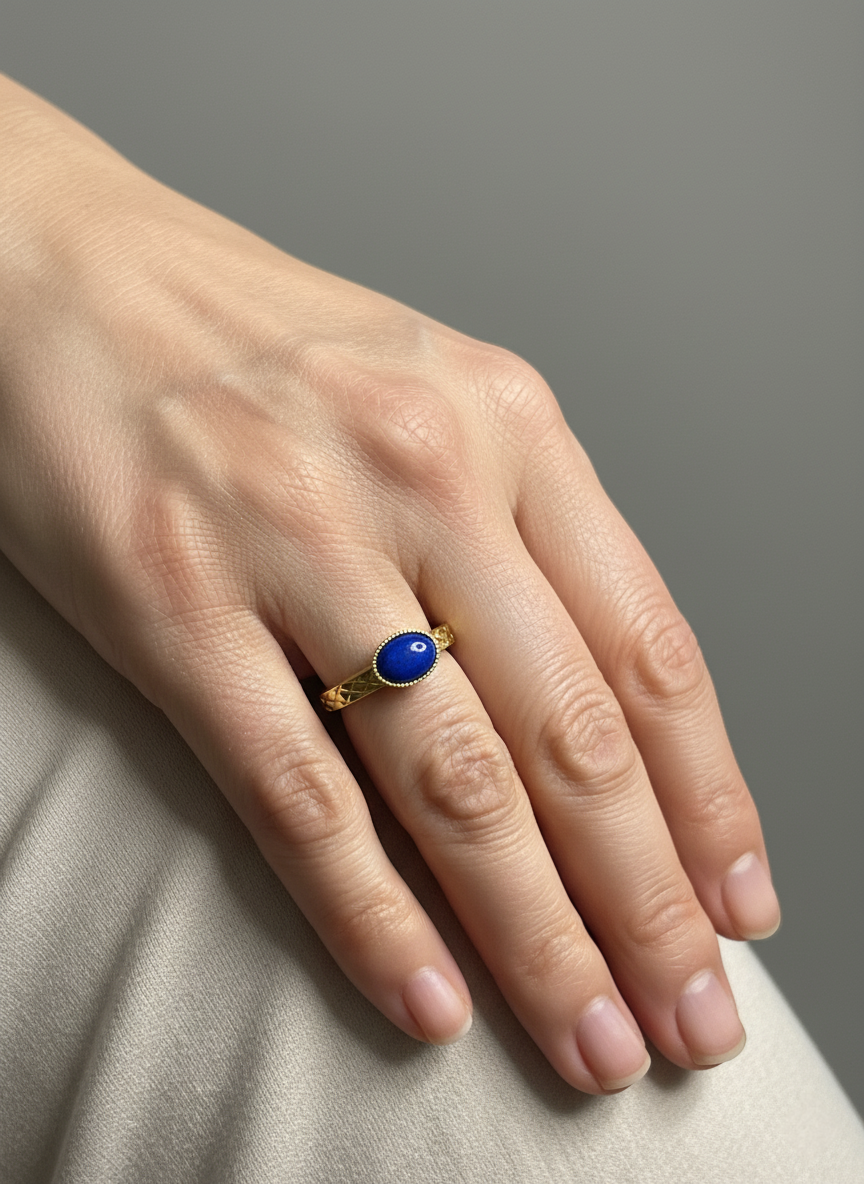 Bague annneau Sillage Lapis Lazuli portée