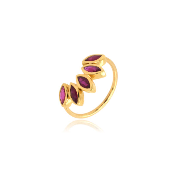 Bague Tsavo* Or 750 millièmes & Rubis Marquise